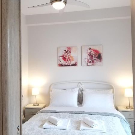 Coastal Garden Retreat: Cozy Apartment Near Beach & City Kalamata Exterior photo