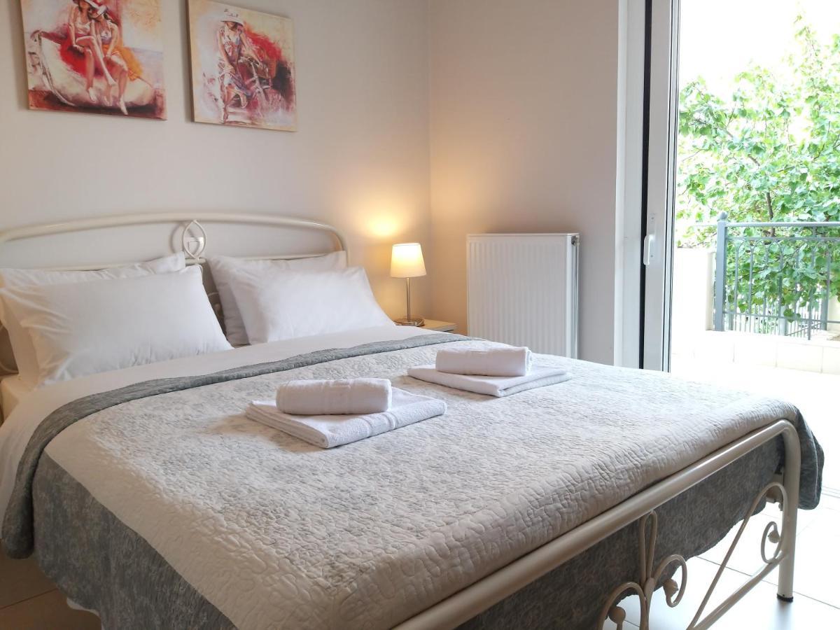 Coastal Garden Retreat: Cozy Apartment Near Beach & City Kalamata Exterior photo