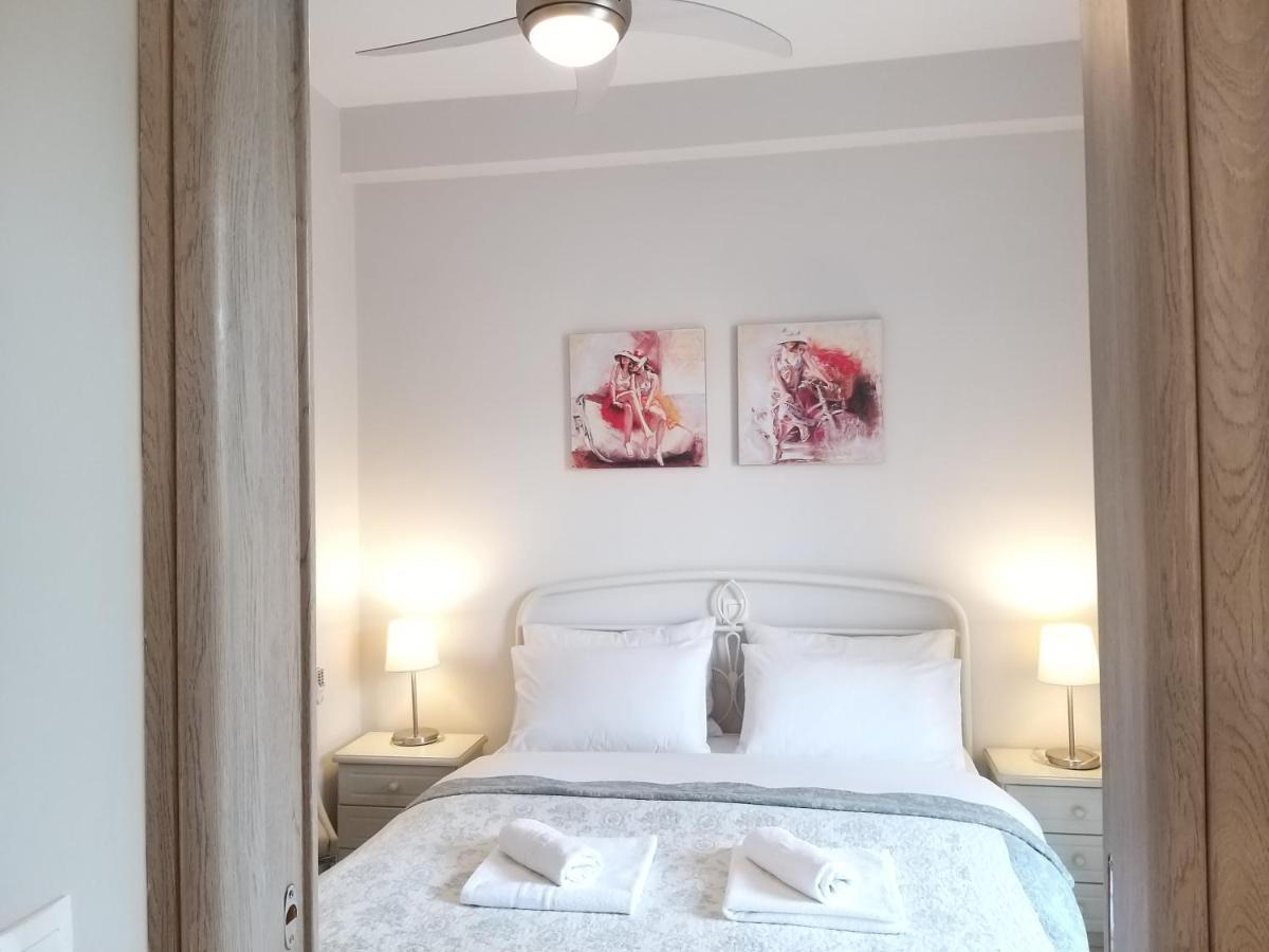 Coastal Garden Retreat: Cozy Apartment Near Beach & City Kalamata Exterior photo